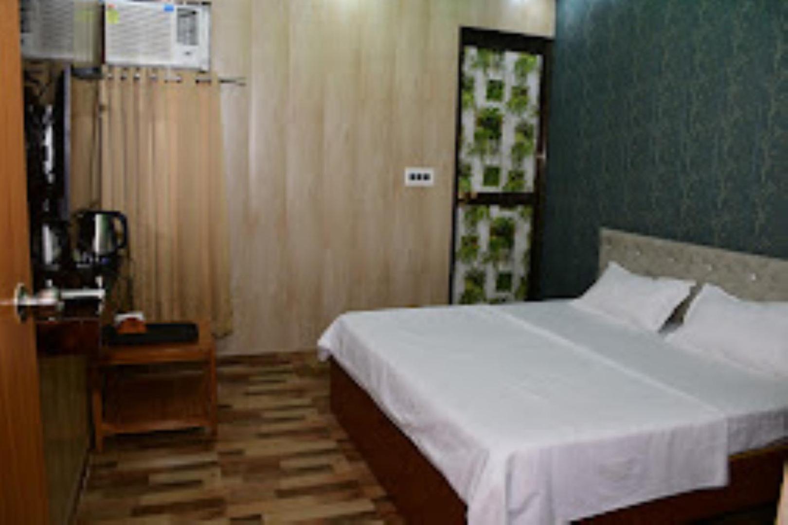 Отель Renu Paradise , Ayodhya Экстерьер фото
